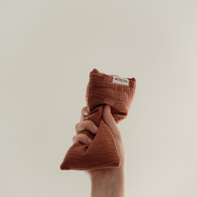 Obtežilna blazinica za oči v oranžni barvi