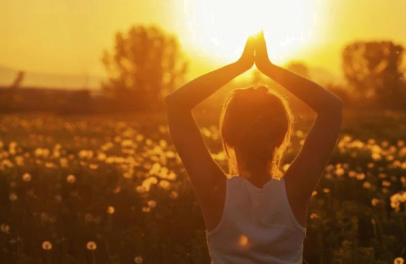 Joga ob sončnem zahodu